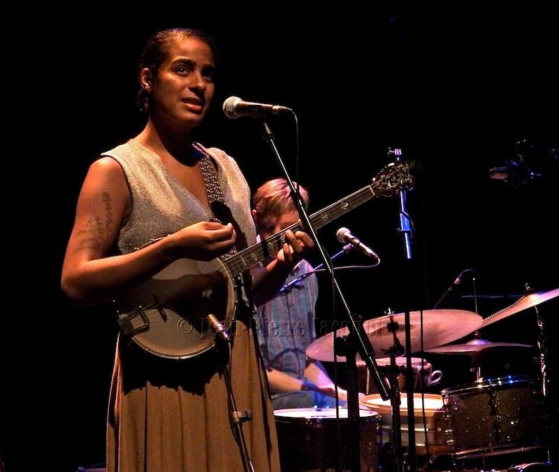 17/11/2018 – Leyla McCalla au Polaris Corbas / Festival «Les Guitares» et l’Ensemble Trobairitz en première partie