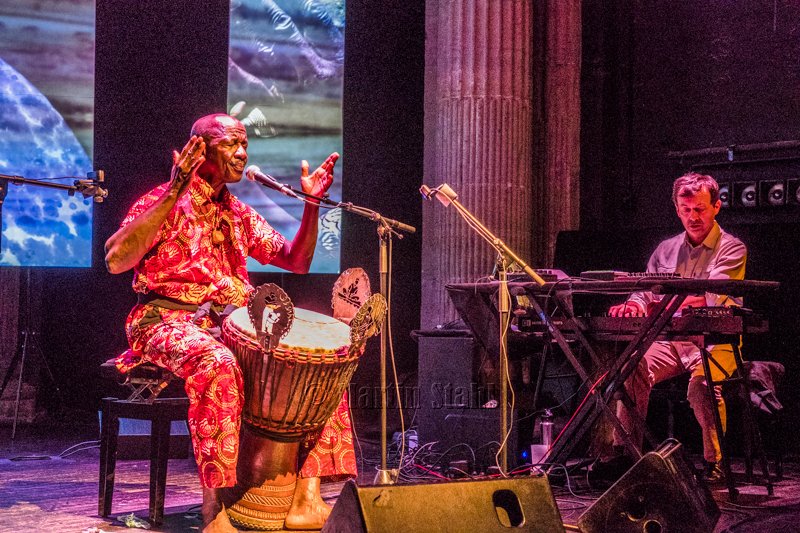 25/09/2021 – Adama Dramé et Marc Chalosse aux Détours de Babel à Grenoble