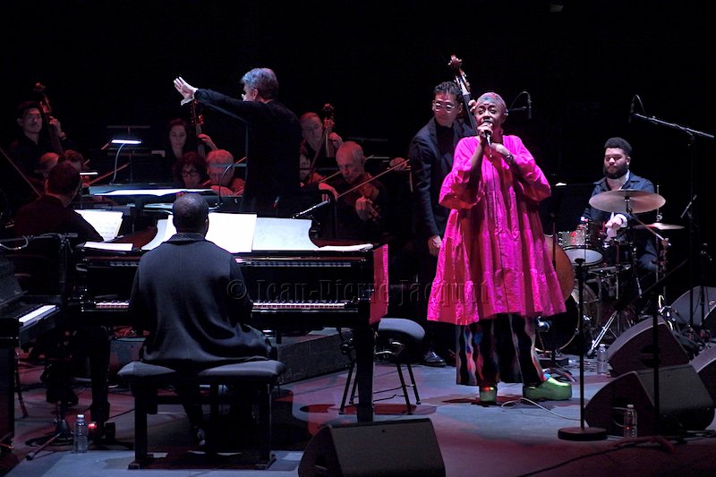 10/05/2024 – Cécile McLorin Salvant & l’ONL à l’Auditorium de Lyon