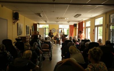 14/08/2024 – François Mangione Trio à l’EHPAD de Buis-les-Baronnies pour Parfum de Jazz