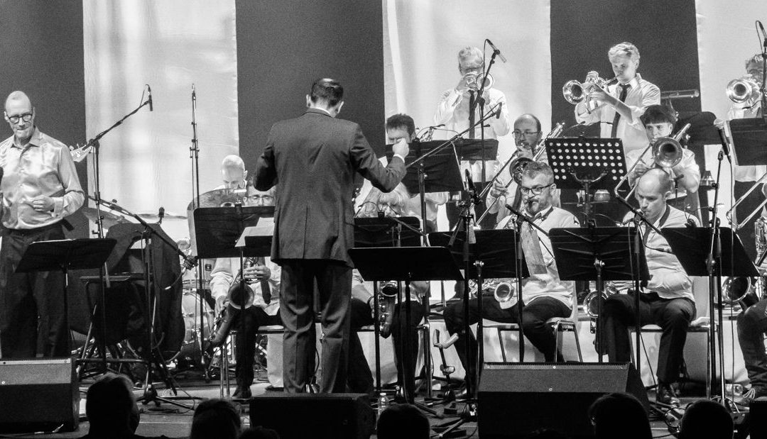 21/03/2025 – Le Voiron Jazz Orchestra puis le Big Band de Fontaine avec David Linx au Voiron Jazz Festival