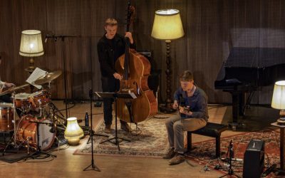 11/04/2025 – Tom Ollendorf Trio à Jazz en Avril