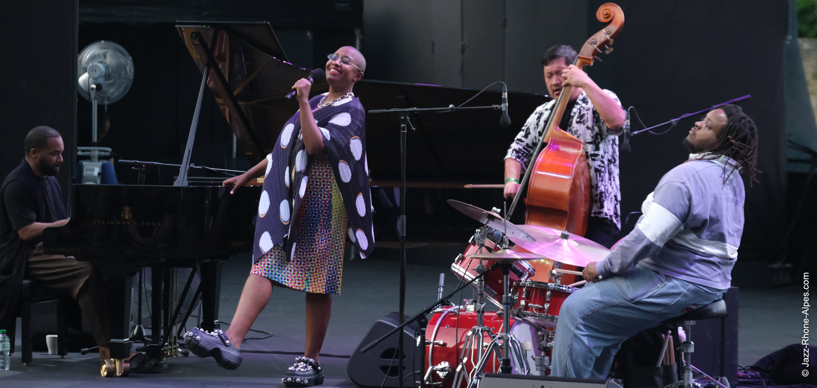 250625-cecile-mclorin-salvant-nuits-de-fourviere-8805-1600x760