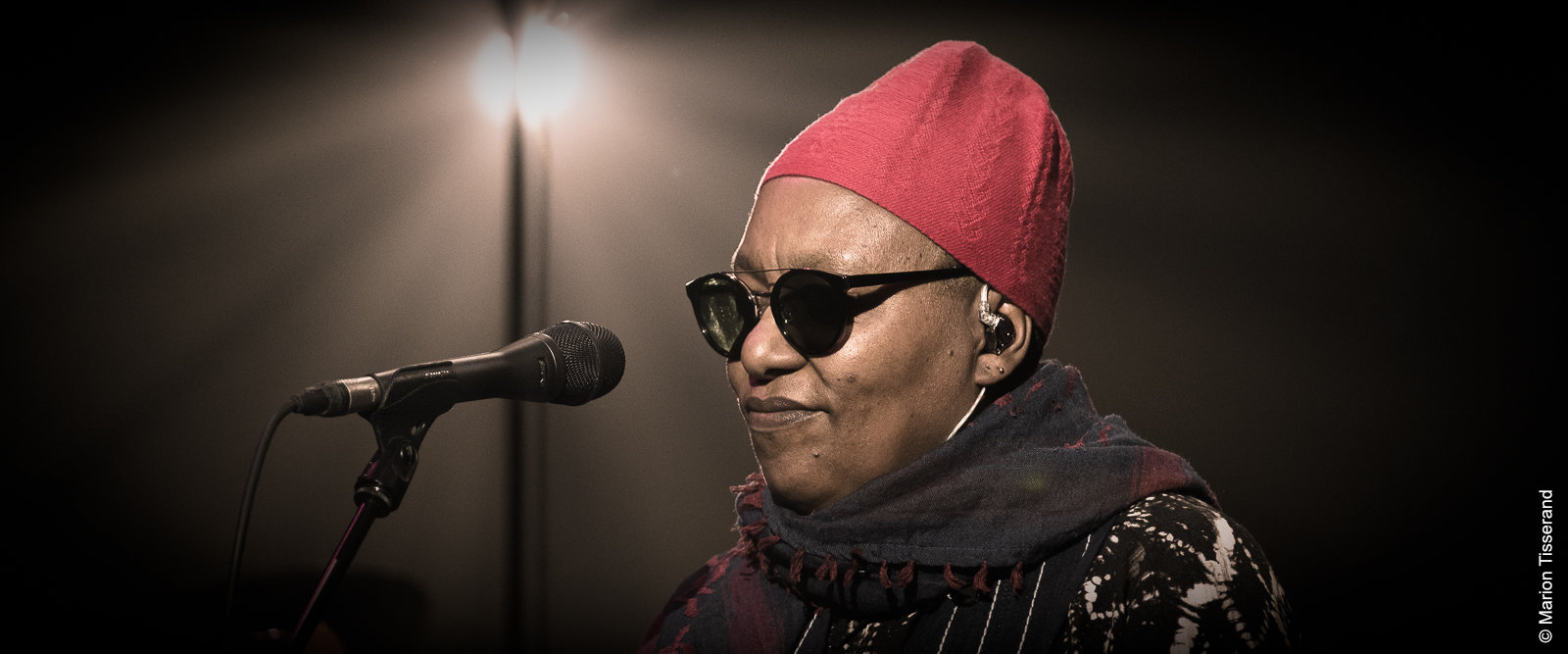 250704-07-meshell-ndegeocello-theatre-antique-mt-bandeau-5182-1600x667