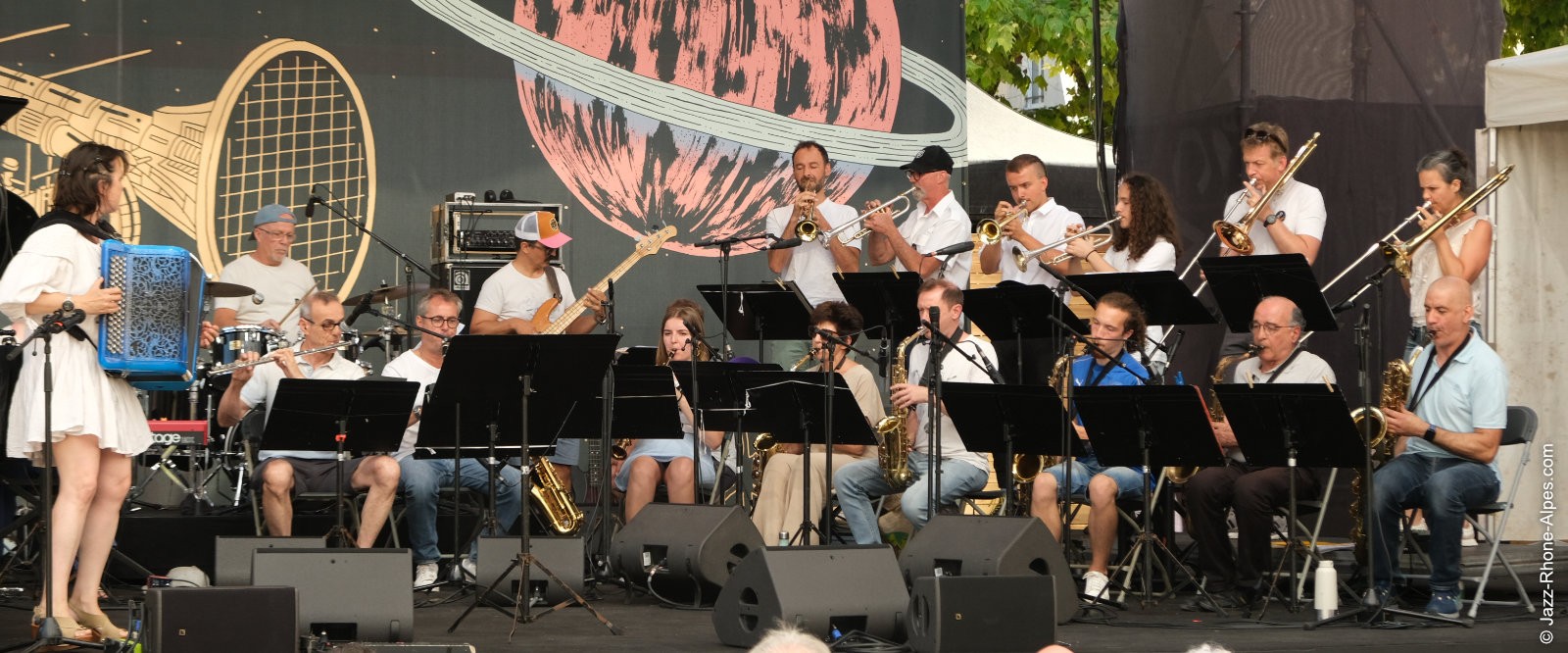 250705-01-big-band-musique-o-parc-cybele-9755-1600x666