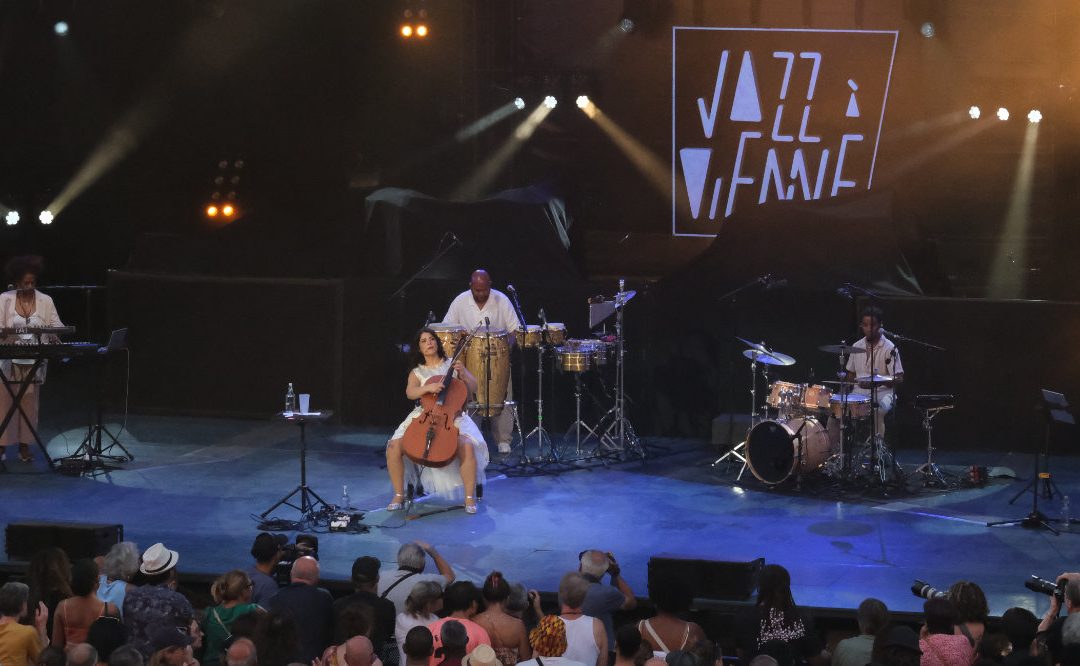 05/07/2025 –  Ana Carla Maza au Théâtre Antique