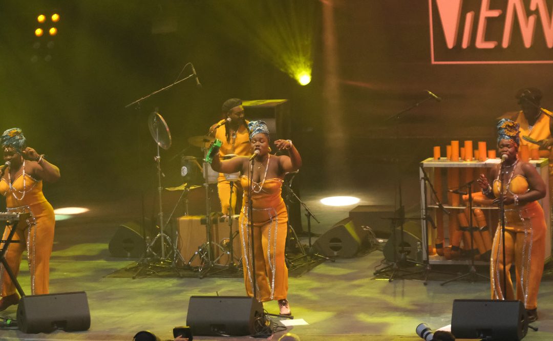 11/07/2025 –  Nana Benz du Togo au Théâtre Antique