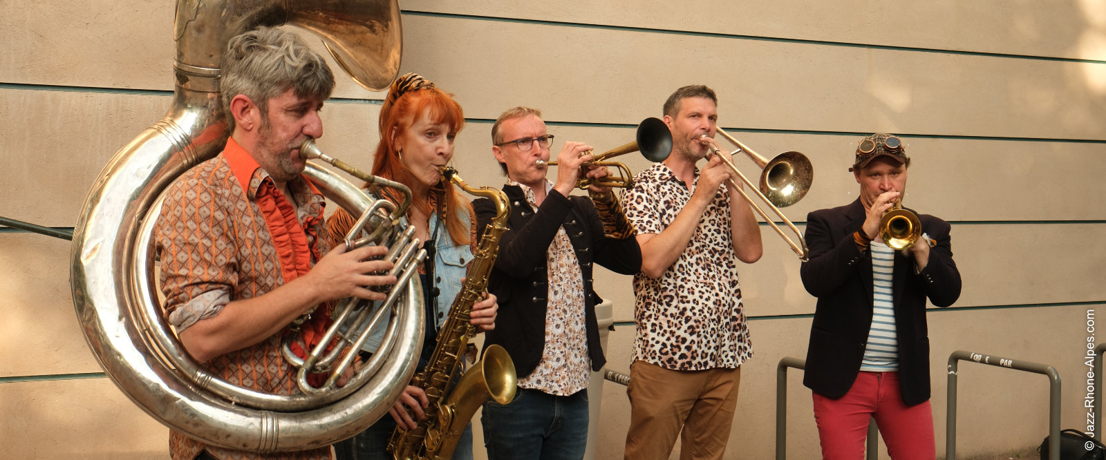 250726-1-tigres-et-canapes-parfum-de-jazz-0876-1600x666