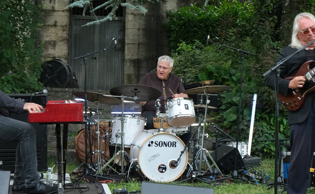 06/06/2025 -Le trio Charlier – Sourisse – Winsberg à Jazz à Cours et à Jardins.