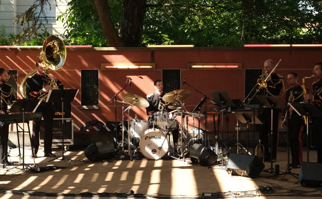 07/06/2025 – Musique de l’Artillerie « S’Mart Electro Band » à Jazz à Cours et à Jardins
