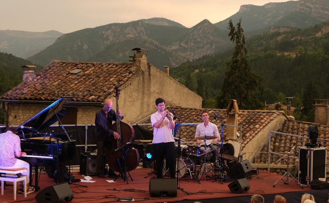 04/08/2026 – Julien Brunetaud Trio invite Malo Mazurié au Blue Motte Jazz Festival