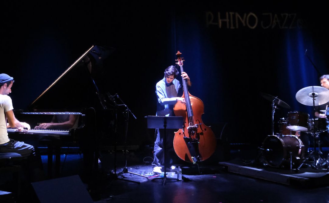 15/10/2026 – EYM Trio pour Un Doua de Jazz et le Rhino Festival